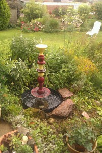Gartenbrunnen Keramik gelb rot