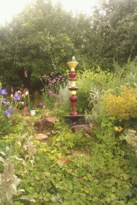 Gartenbrunnen gelb-rot von Brigitte Lang in Rauenberg