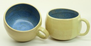 Tasse - gelb - hellblau von Keramik-Atelier Brigitte Lang in Rauenberg