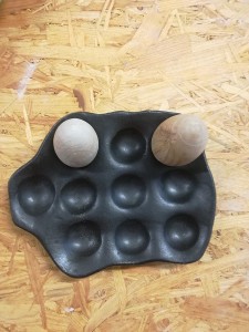 10er Eierschale schwarz von Keramik-Atelier Brigitte Lang in Rauenberg