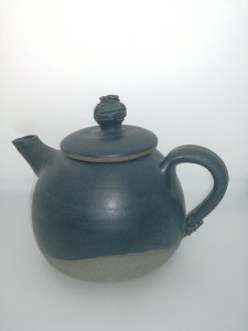 Teekanne schwarz von Keramik-Atelier Brigitte Lang in Rauenberg